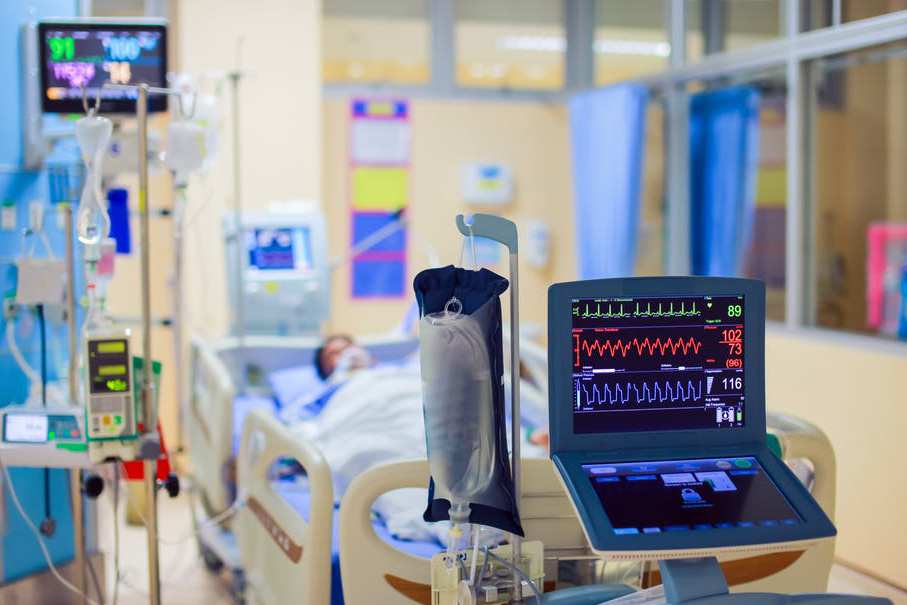 Bệnh nhân có thể cần phải được chăm sóc tích cực tại phòng ICU của bệnh viện