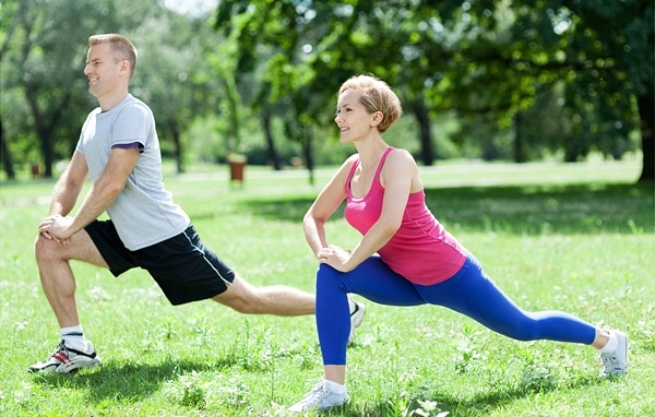 Đi bộ nhẹ nhàng là bài tập thể dục quen thuộc cho người bệnh tiền đái tháo đường