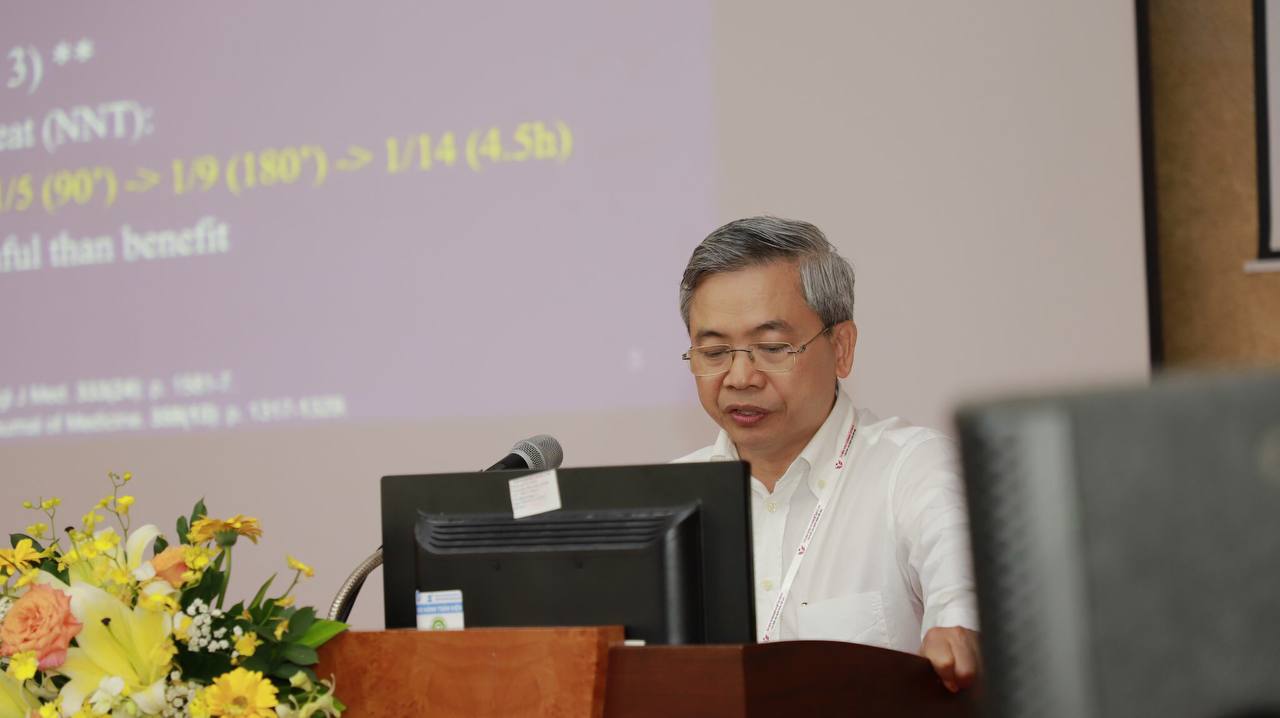 GS.TS.BS Phạm Minh Thông Chủ tịch Hội Điện quang và Y học hạt nhân Việt Nam. (Ảnh: Viết Hưởng)