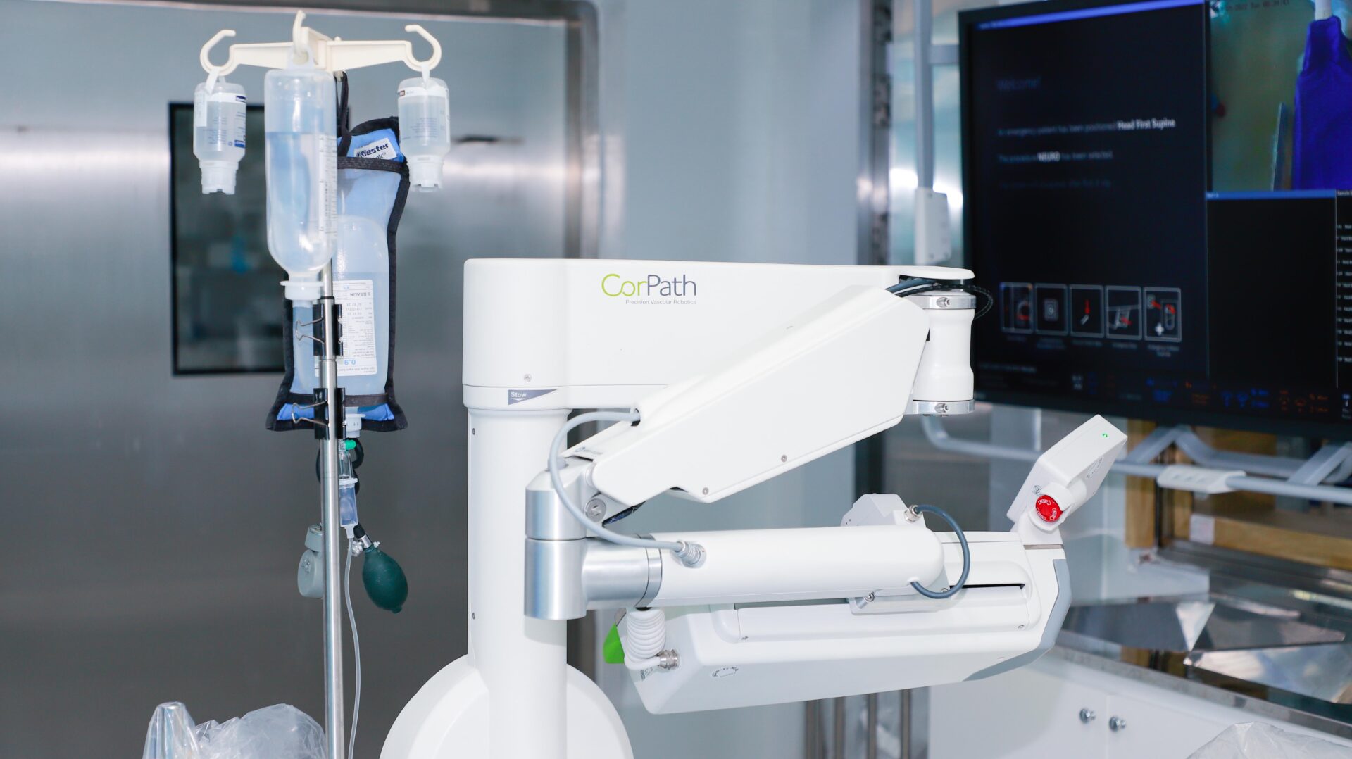 Hệ thống robot can thiệp mạch đầu tiên ở Việt Nam có gì đặc biệt?