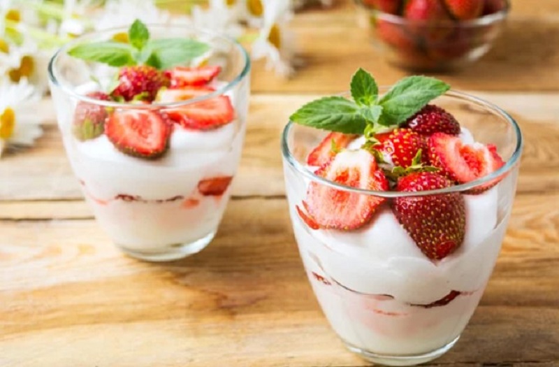 Chế biến dâu tây thành món tráng miệng, món khai vị hay sinh tố giải nhiệt, vô cùng hấp dẫn.