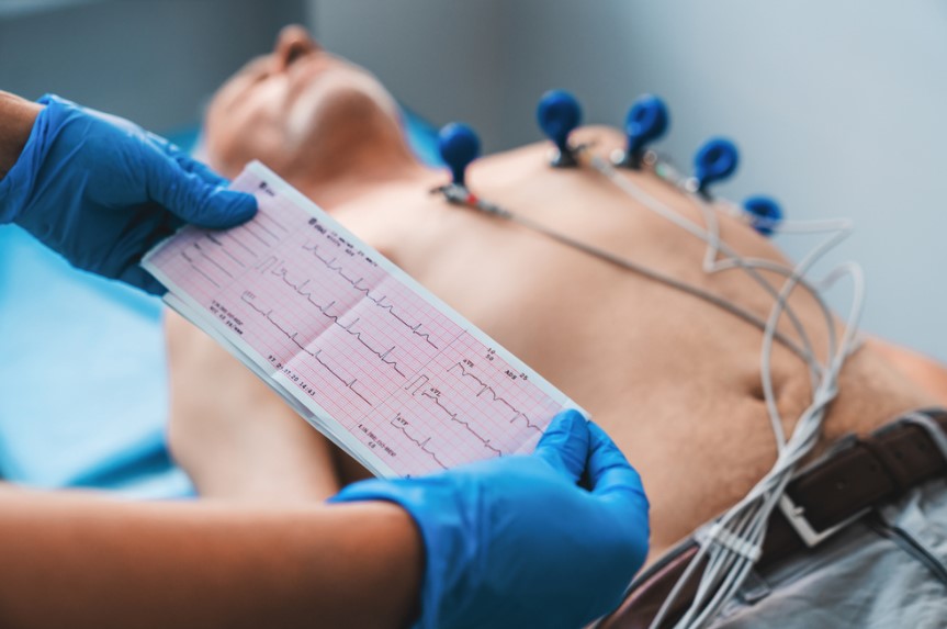 Điện tâm đồ không gây đau đớn, không có nguy cơ bị điện giật trong quá trình thử nghiệm.