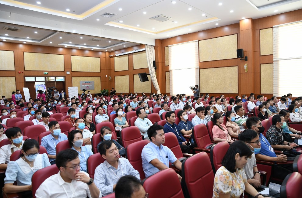 Khóa học “Cập nhật Chẩn đoán và điều trị đột quỵ - Từ lý thuyết đến thực hành” năm 2022 với 40 bài báo cáo và quy tụ hơn 300 người tham dự từ trong nước và quốc tế