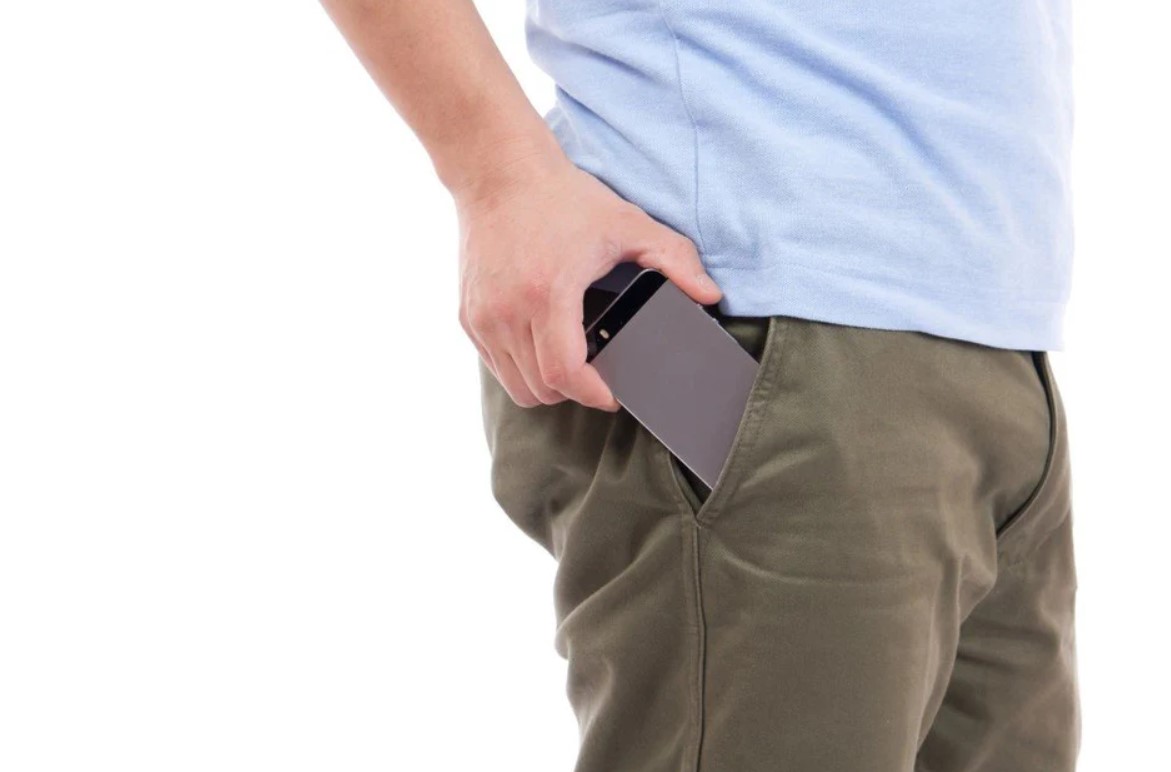 Chưa có "bằng chứng thuyết phục" về nguy cơ ung thư tinh hoàn liên quan đến điện thoại di động