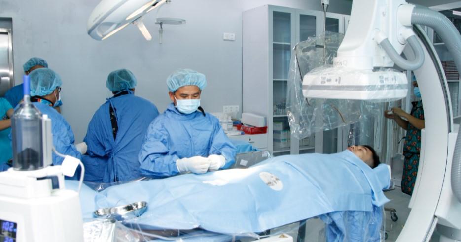 Không khí vô trùng tại phòng DSA được trang bị như tại phòng mổ