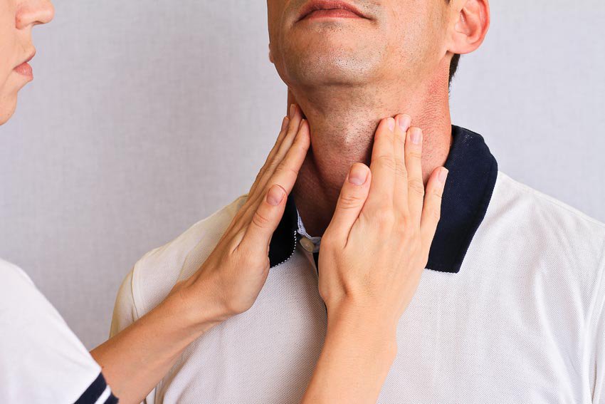 Cường giáp là tình trạng tuyến giáp sản xuất và giải phóng nhiều hormone hơn mức cần thiết.