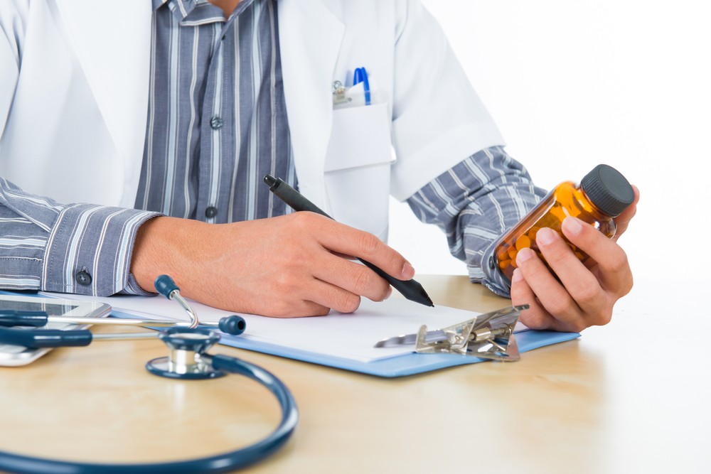 Điều trị tăng huyết áp cao áo choàng trắng có thể sử dụng thuốc hạ áp tạm thời hoặc thuốc chống rối loạn lo âu