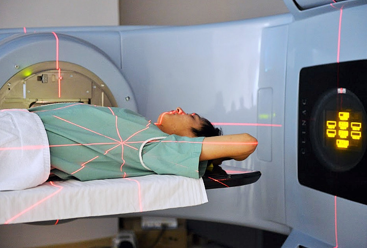 Những tác dụng phụ chỉ ảnh hưởng đến phần cơ thể nhận bức xạ trực tiếp.