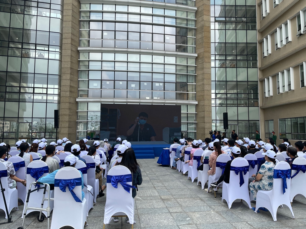 Chương trình “Cấp cứu đột quỵ: Cuộc chạy đua với thời gian, hãy xử lý đúng để cứu người thân của bạn” thu hút gần 200 bệnh nhân và người dân quan tâm đột quỵ đến tham dự.