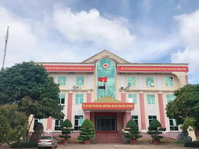 Đắk Lắk: Phó phòng nội vụ huyện nghi đột quỵ tại cơ quan