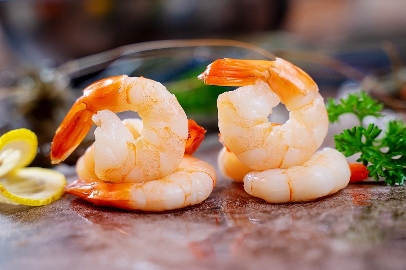 ăn tôm khi cholesterol cao