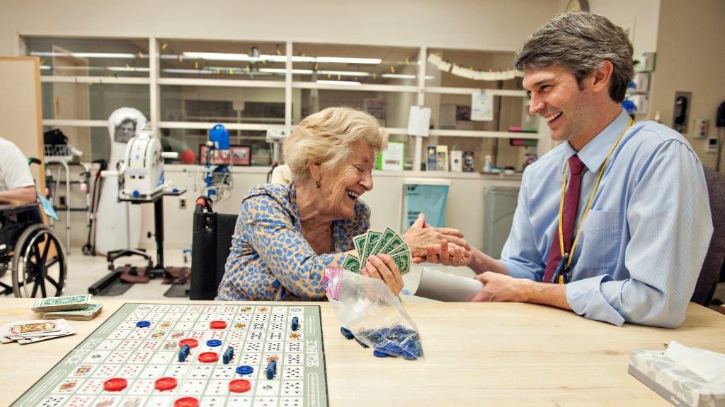 Các chuyên gia cũng có thể mang lại động lực để bệnh nhân cố gắng phục hồi