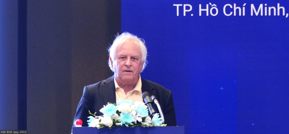 GS Hans-Christoph Diener (Đức) - Viện Tin học Y tế, Sinh trắc học và Dịch tễ học, Khoa Y của Đại học Duisburg-Essen, Essen