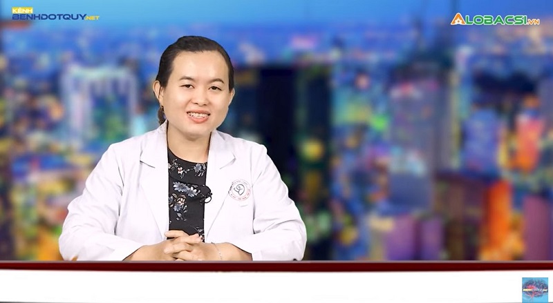 Hướng dẫn cách ăn uống để phòng tránh đột quỵ trên bàn làm việc