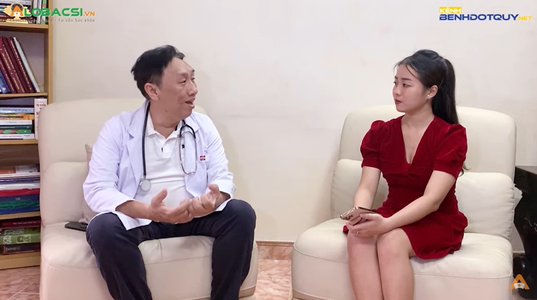 Nguyên nhân và chế độ ăn giúp tránh táo bón sau đột quỵ