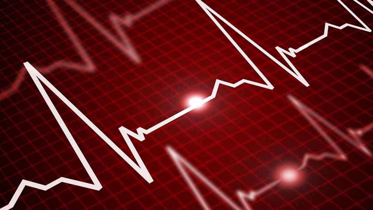 Tim đập quá nhanh sẽ làm giảm hiệu quả bơm máu và lưu lượng máu đến các cơ quan, cả tim cũng sẽ bị thiếu máu và oxy.