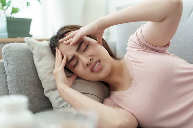 Các triệu chứng của đột quỵ thường xuất hiện đột ngột và không có dấu hiệu báo trước.
