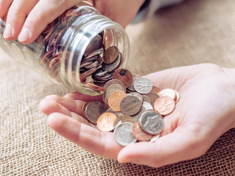 10 hoạt động vận động tinh cho người lớn tuổi sau đột quỵ