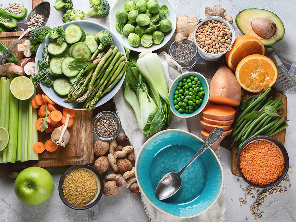 Thực hiện việc ăn uống lành mạnh giúp cải thiện tiêu hóa