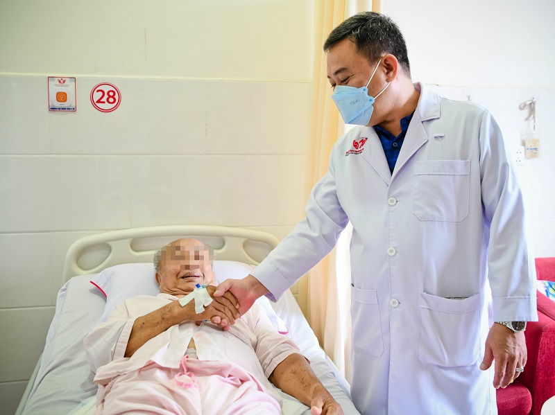 Cứu cụ ông xuất huyết bàng quang bằng can thiệp nội mạch DSA