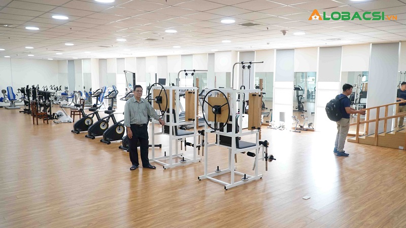 Phòng phục hồi chức năng hiện đại và rộng rãi tại bệnh viện