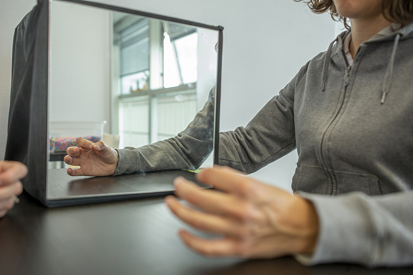 Phương pháp gương trị liệu là một phương pháp mới đã được áp dụng trên Thế giới và một số trung tâm phục hồi chức năng