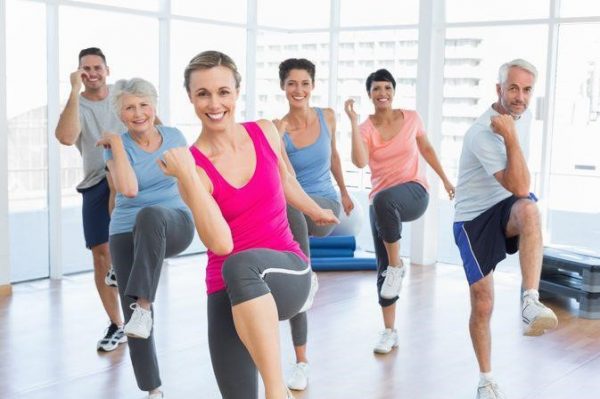 Vận động thường xuyên và hợp lý là cách giúp chúng ta có thể giảm mỡ máu