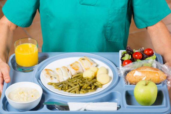 Bệnh nhân sau khi bị cơn thiếu máu não thoáng qua nên ăn uống thế nào?