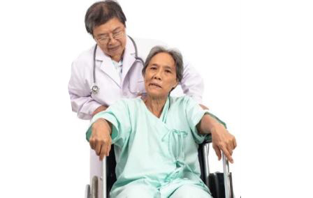 Cụ bà nhồi máu não, liệt nửa người, nói khó cần tập phục hồi chức năng thế nào?