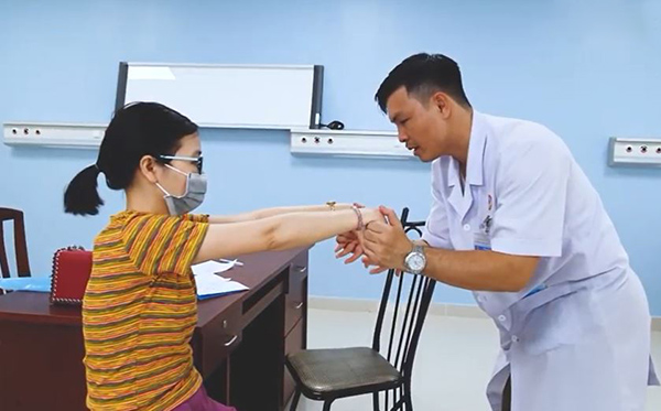 Có cách nào để người bị tổn thương thần kinh do đột quỵ có thể phục hồi như ban đầu?