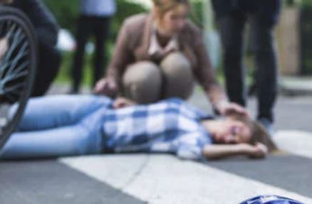 Đi xe bị choáng ngã, do rối loại tiền đình hay đột quỵ?