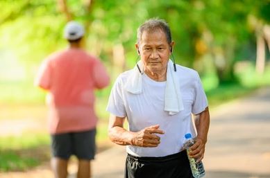 Đi cấp cứu sau 30 phút tập thể dục vào sáng sớm