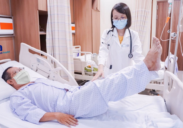 TPHCM: Đi nắng về bật quạt và ngồi điều hòa, người đàn ông bị đột quỵ