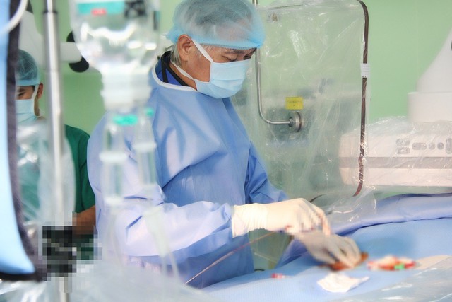 TPHCM: Cụ ông 75 tuổi đi cấp cứu vì đột quỵ, phát hiện nhồi máu cơ tim