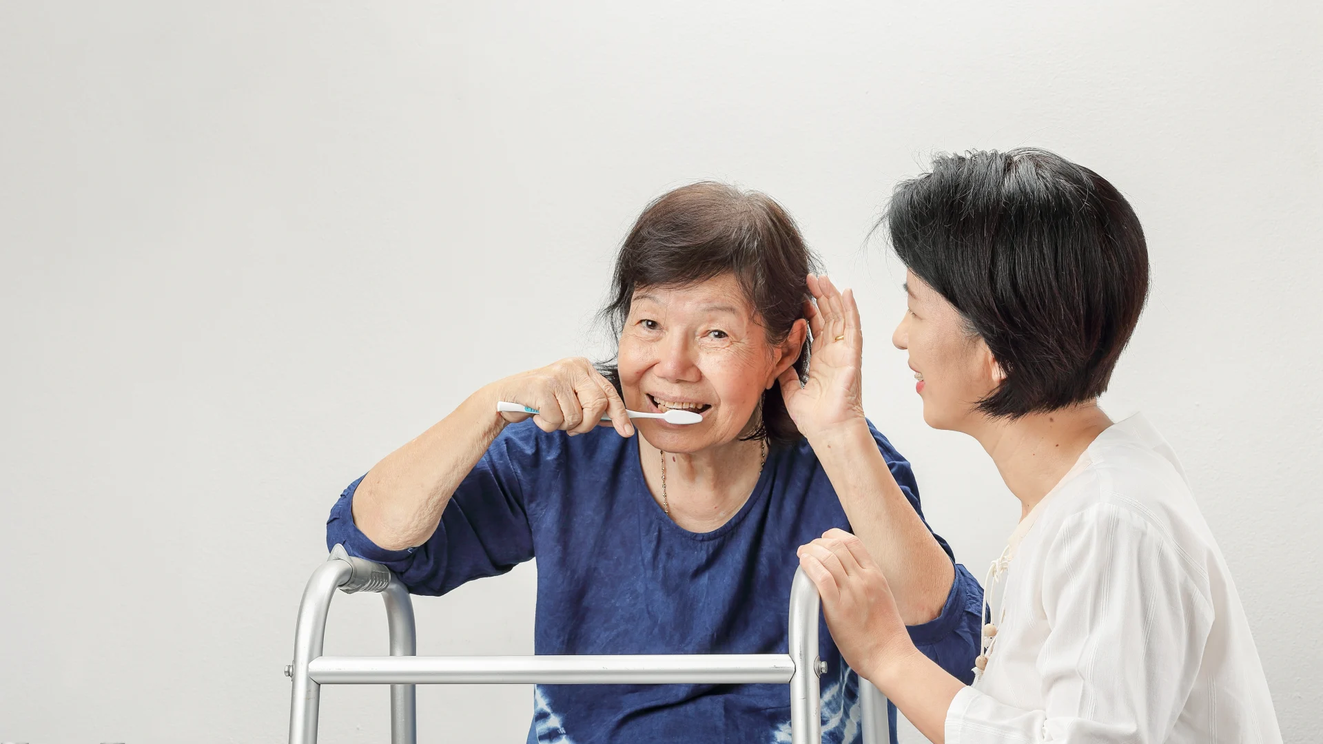 Người cao tuổi bị vô thức sau đột quỵ, điều trị thế nào?