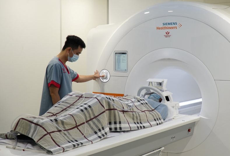Phòng khám Đa khoa Quốc tế S.I.S Đà Nẵng chụp miễn phí 1000 ca MRI não cho người dân miền Trung