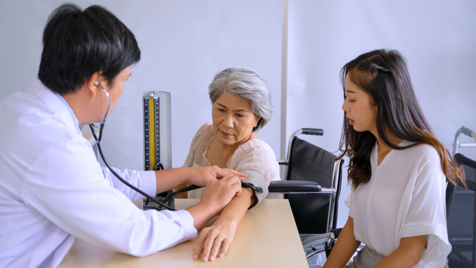 Sau tai biến có nên tầm soát toàn bộ mạch máu?