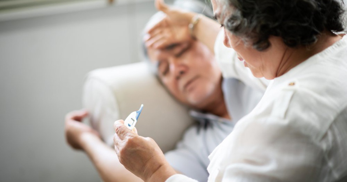 Sốt nhẹ kèm khó nói sau đột quỵ sốt huyết não được điều trị thế nào?