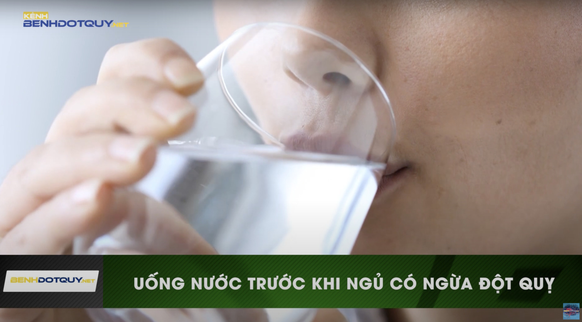 Trước khi ngủ uống một ly nước liệu có ngừa được đột quỵ không?