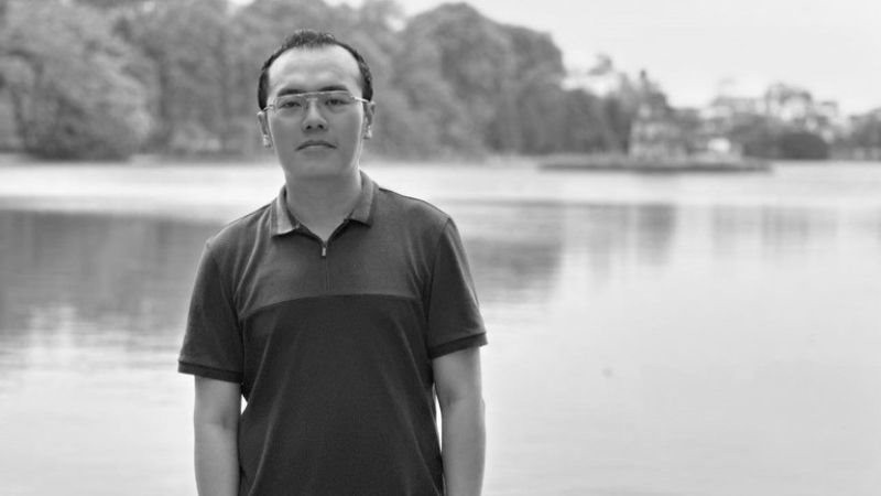 Cựu thành viên nhóm nhạc Ve Sầu đột ngột qua đời ở tuổi 35 sau cơn đột quỵ