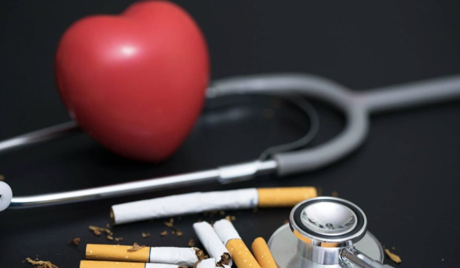 Cai thuốc lá có làm tăng huyết áp không?