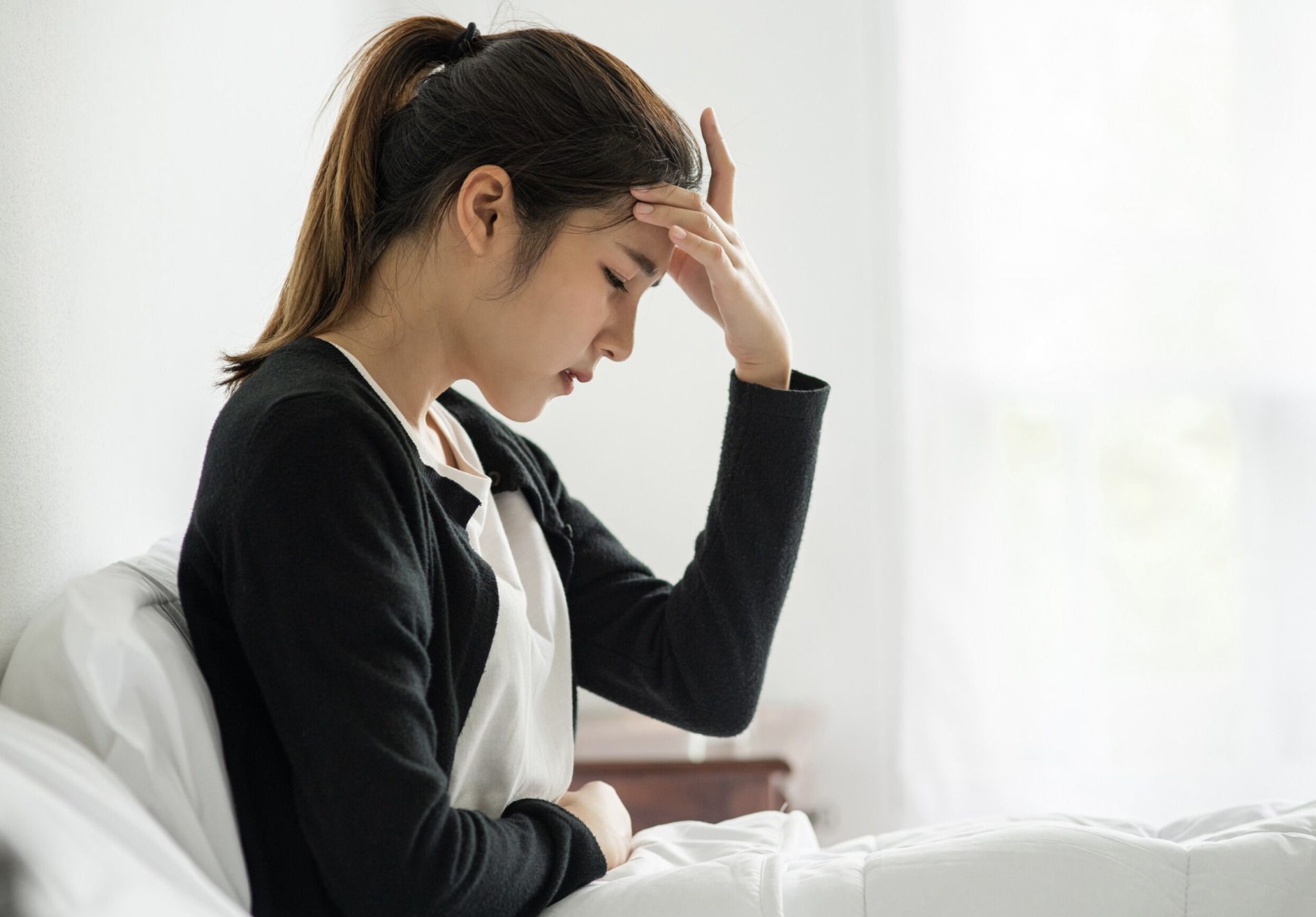 Thường xuyên đau đầu khi trời nắng nóng, nguyên nhân do đâu?