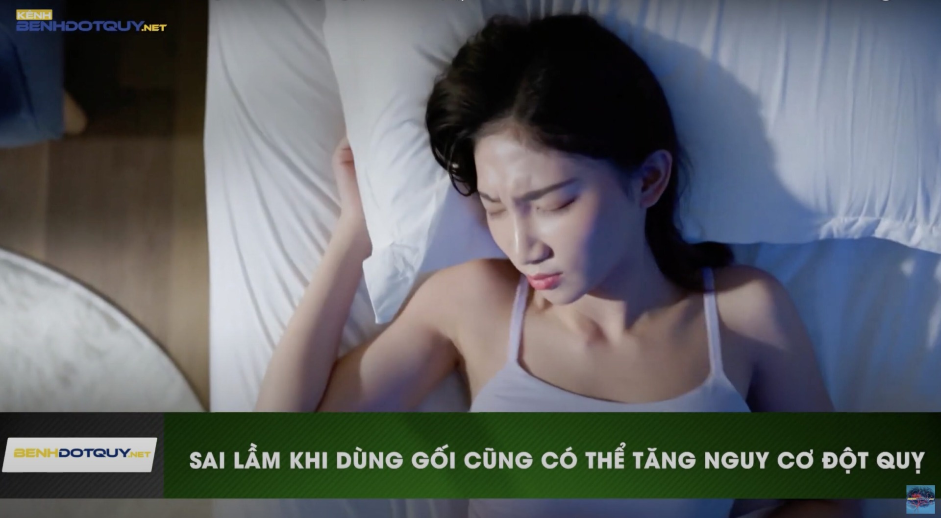 Tăng nguy cơ đột quỵ khi lựa chọn gối nằm quá cao