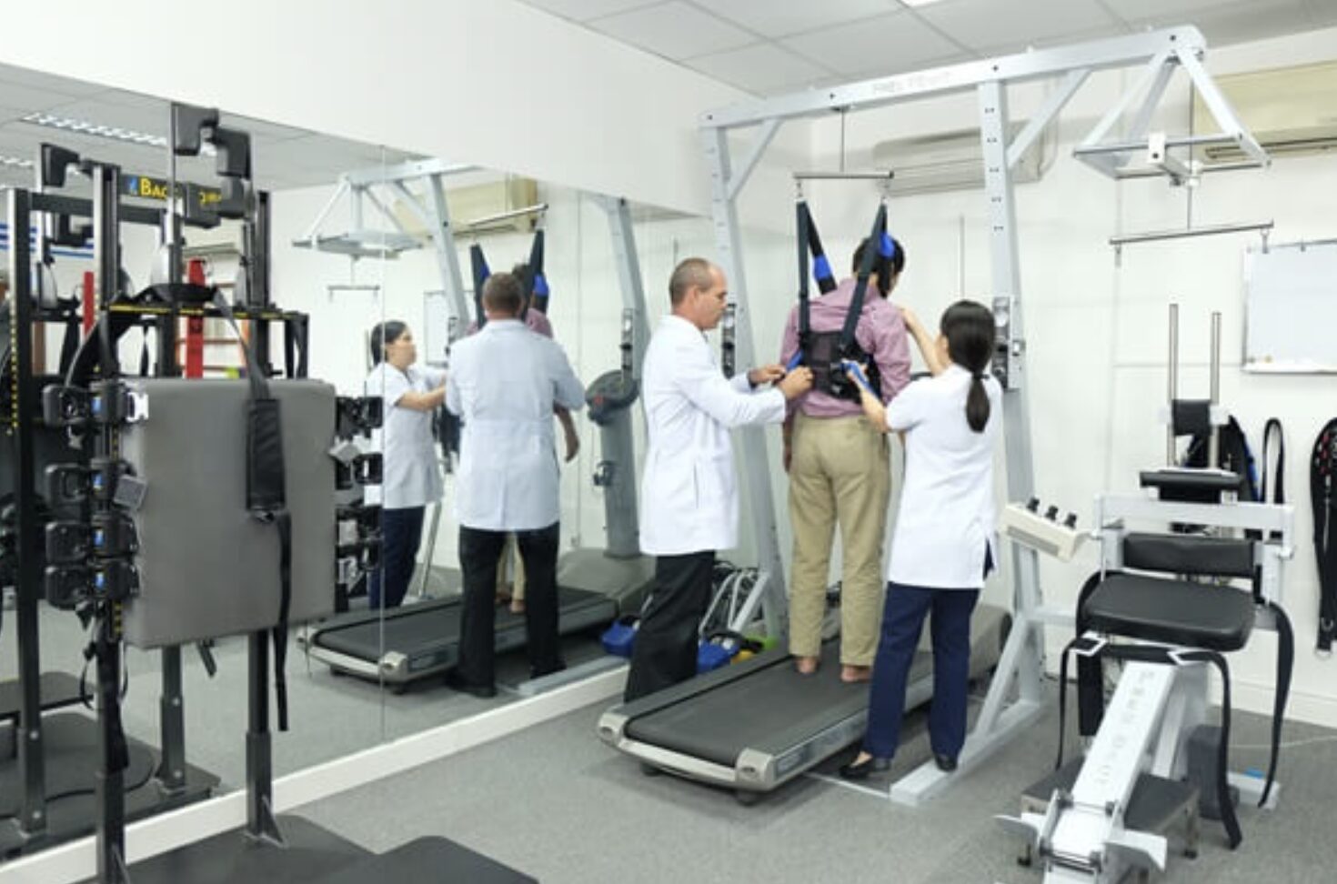 Tập vật lý trị liệu – phục hồi chức năng ở đâu uy tín tại TPHCM?