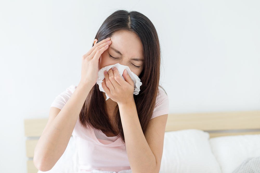 Làm gì khi đau đầu do uống thuốc viêm mũi dị ứng?