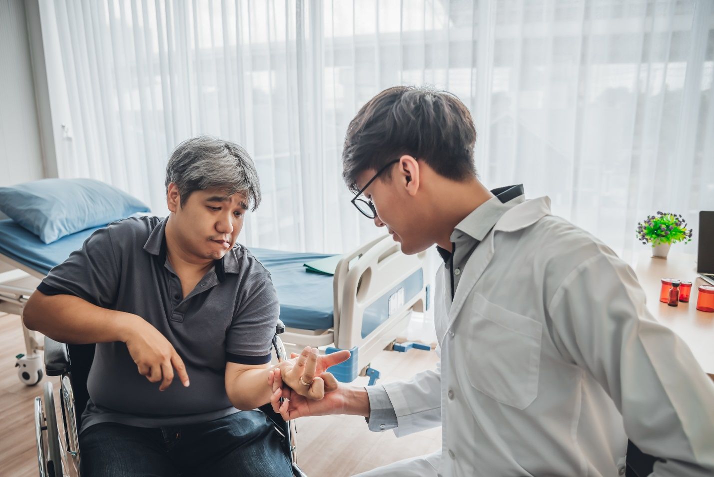 Méo miệng, nói khó có phải là di chứng phổ biến ở người bệnh đột quỵ?