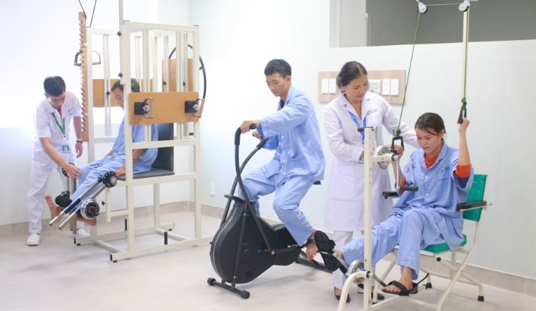 Làm sao để bệnh nhân vượt qua rào cản méo miệng, nói khó?