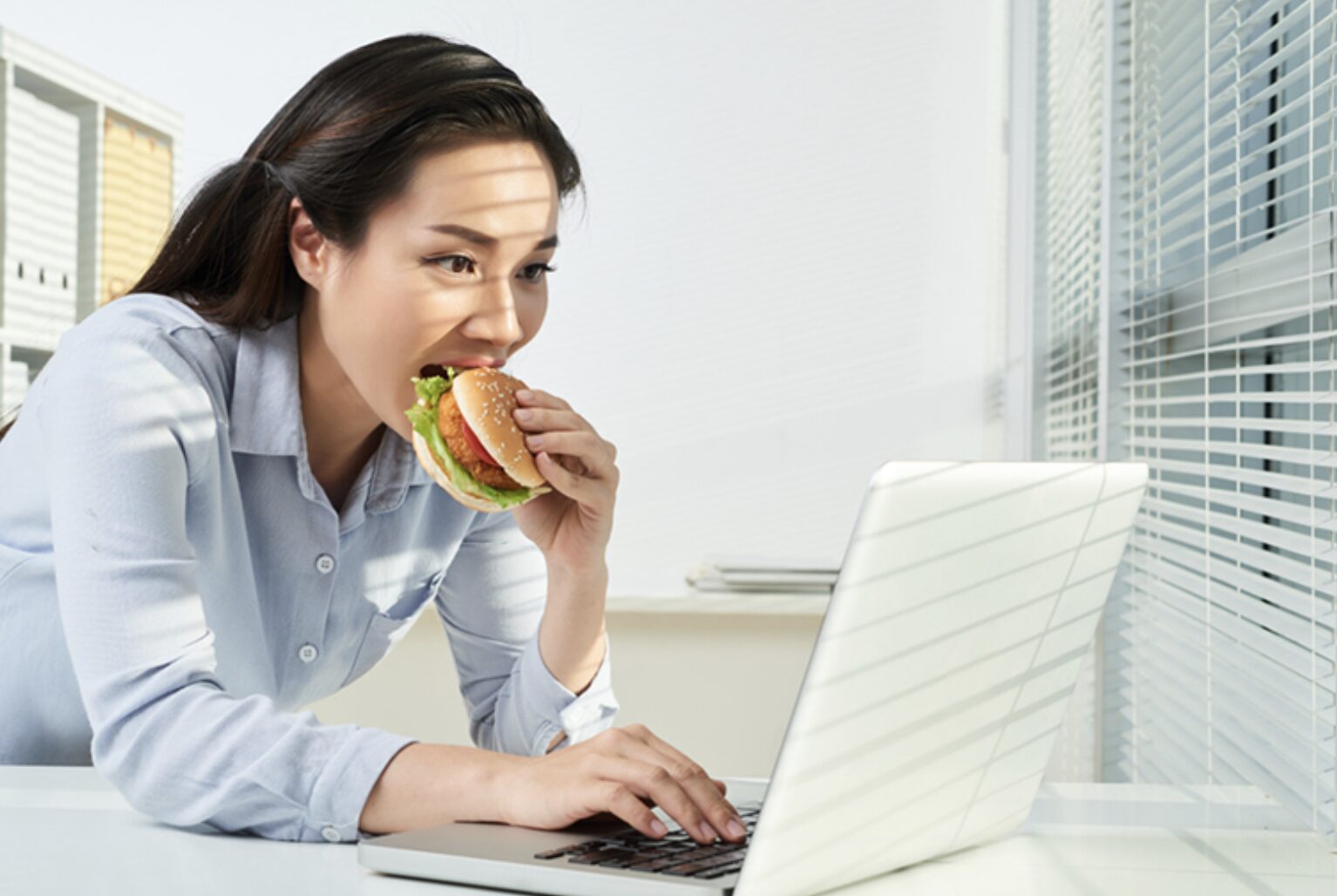 Thói quen ăn vội liệu có làm tăng nguy cơ đột quỵ?