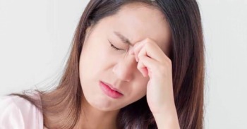 Thường xuyên đau đầu, thi thoảng hay bị thiếp đi, nguyên nhân do đâu?