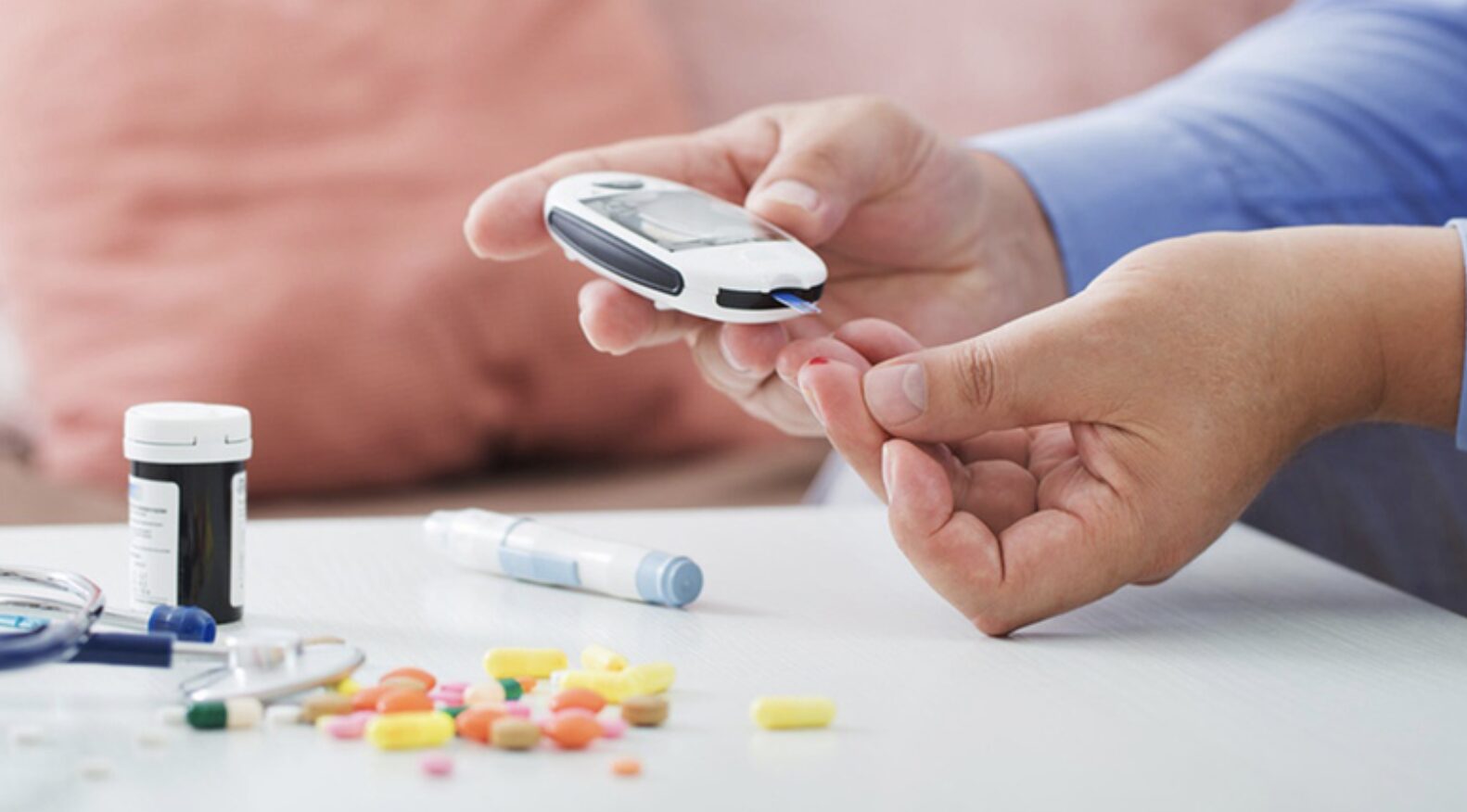 Chuyên gia cảnh báo nguy cơ đột quỵ tăng 2 lần, nhồi máu cơ tim 3 lần đối với người bệnh tiểu đường